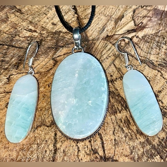 Green Hemimorphite Pendant & Earrings - Picture 3 of 6